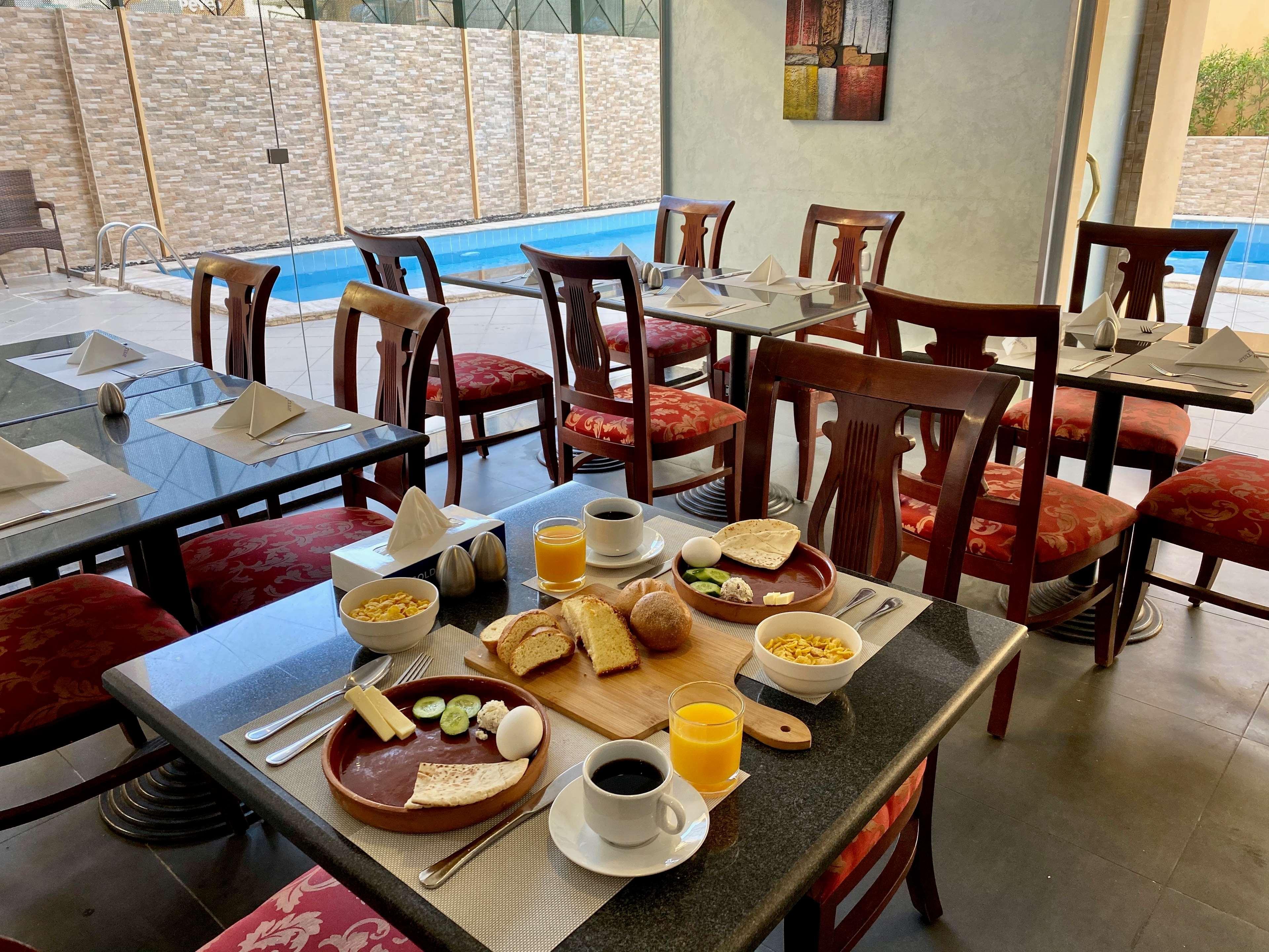 亚喀巴郁锦香酒店 外观 照片